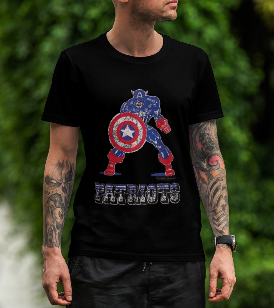 Patriots Captain America Shield Distressed Look T-Shirt