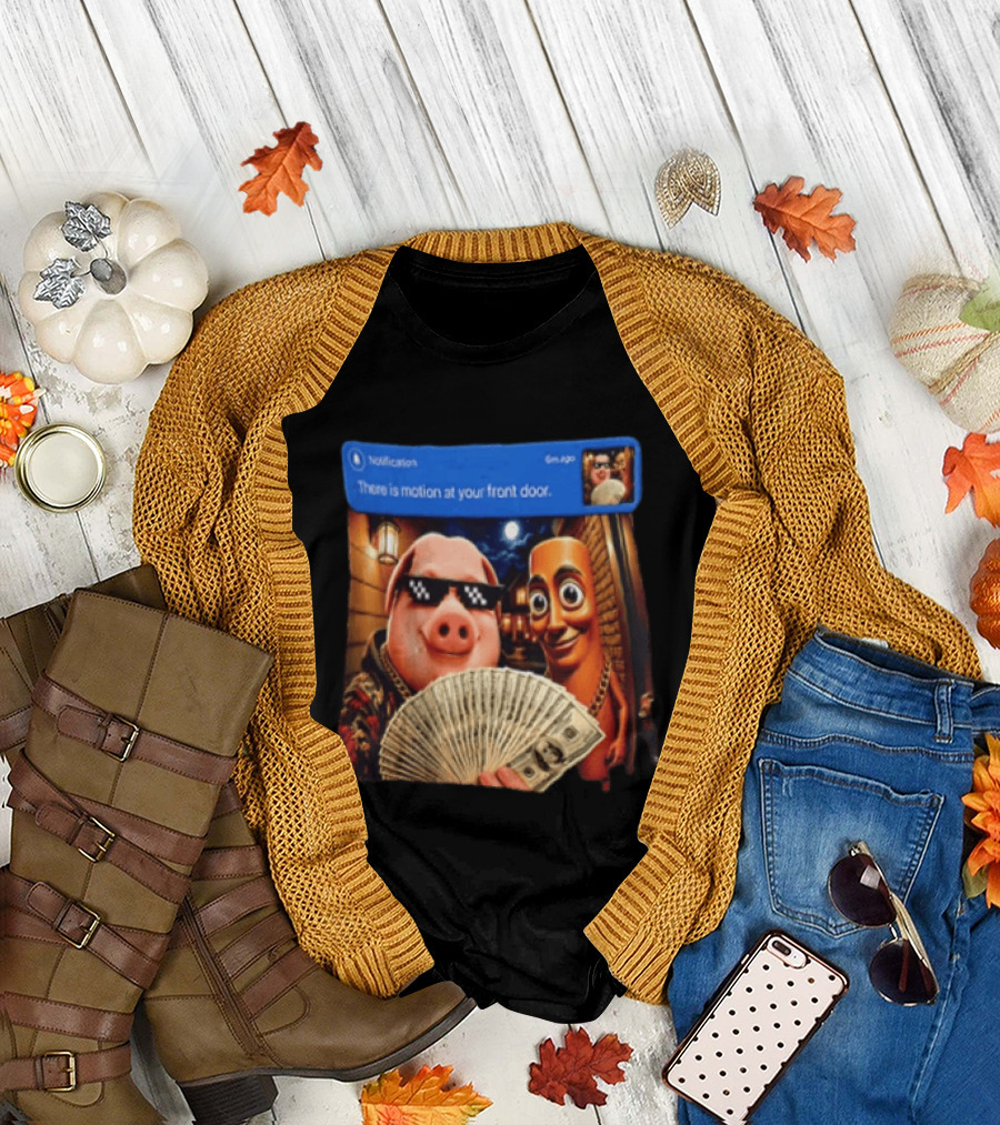 Notification Meme Pig And Wooden Man With Money Motion Alert T-Shirt