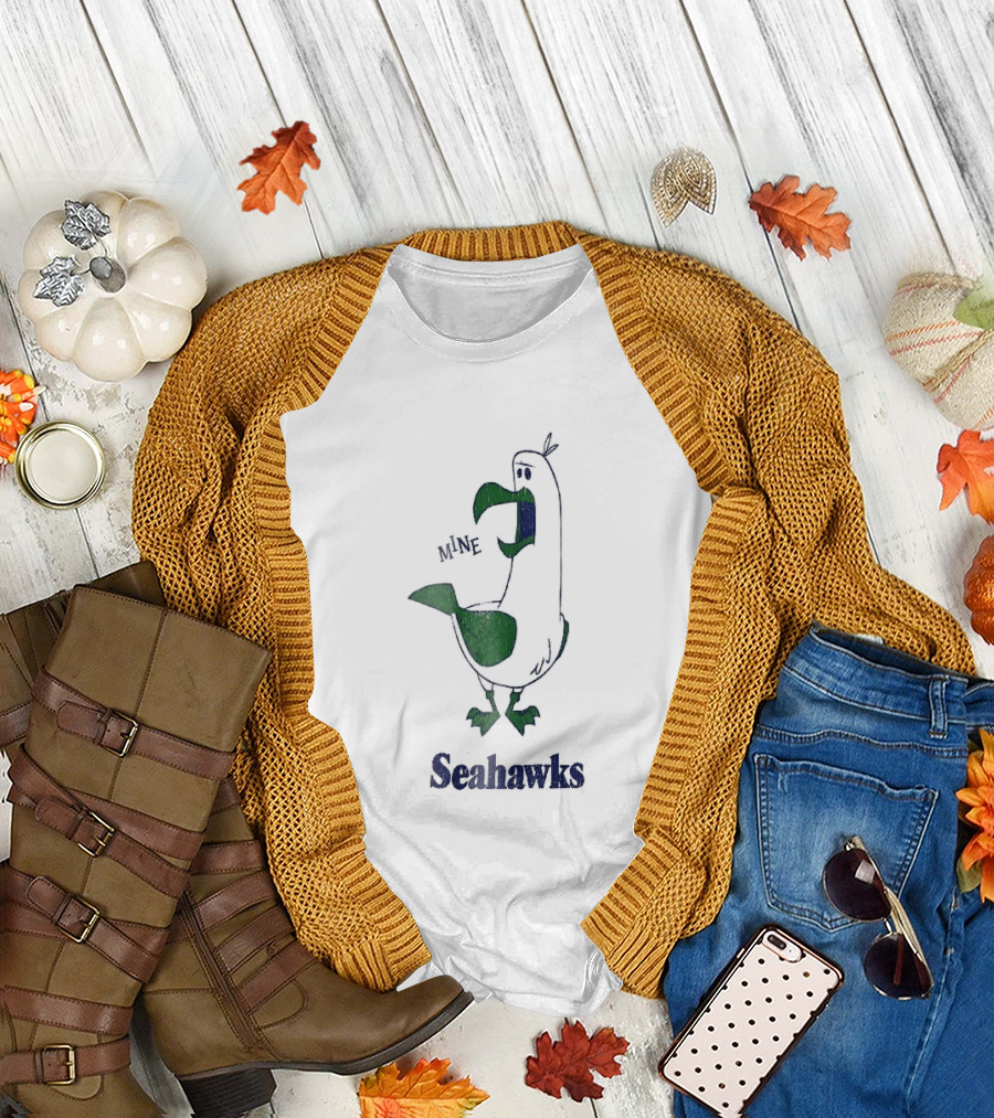 Seattle Seahawks Mine Seagull Screaming Distressed Cartoon T-Shirt
