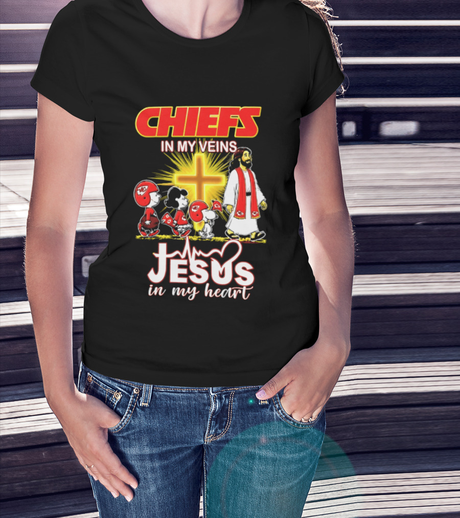 Chiefs In My Veins Jesus In My Heart Snoopy And Charlie Football T-Shirt