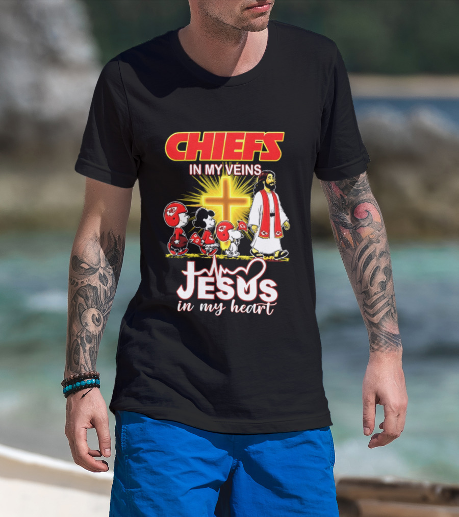 Chiefs In My Veins Jesus In My Heart Snoopy And Charlie Football T-Shirt