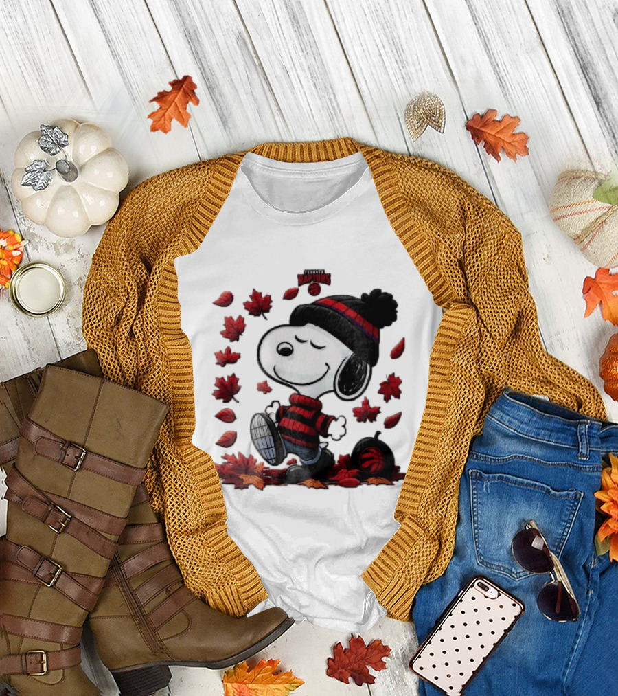 Toronto Raptors Snoopy Autumn Maple Leaves Pumpkin Walking T-Shirt