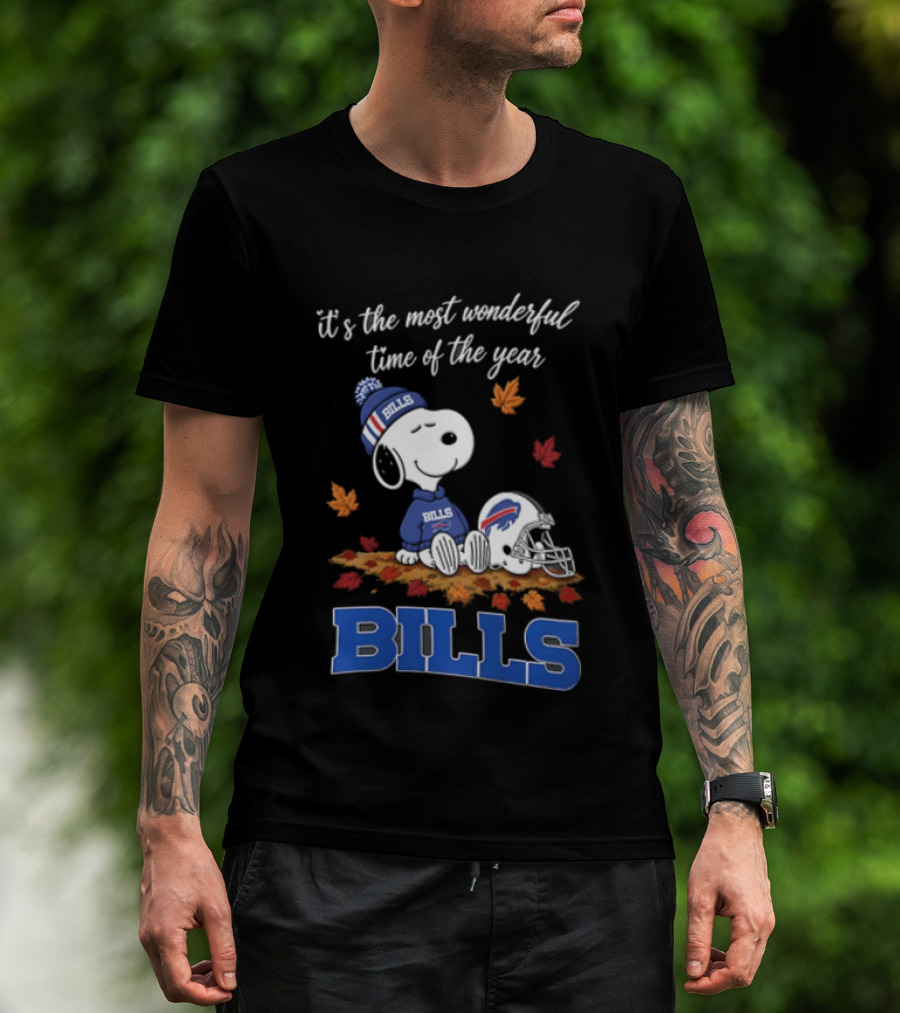 It's The Most Wonderful Time Of Year Snoopy Buffalo Bills Sitting Helmet Leaves T-Shirt