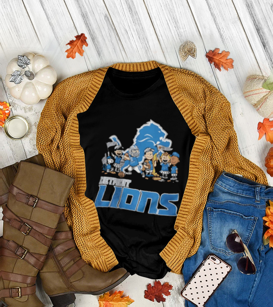 Detroit Lions Charlie Brown Lucy Van Pelt Snoopy Cartoon Football Team T-Shirt