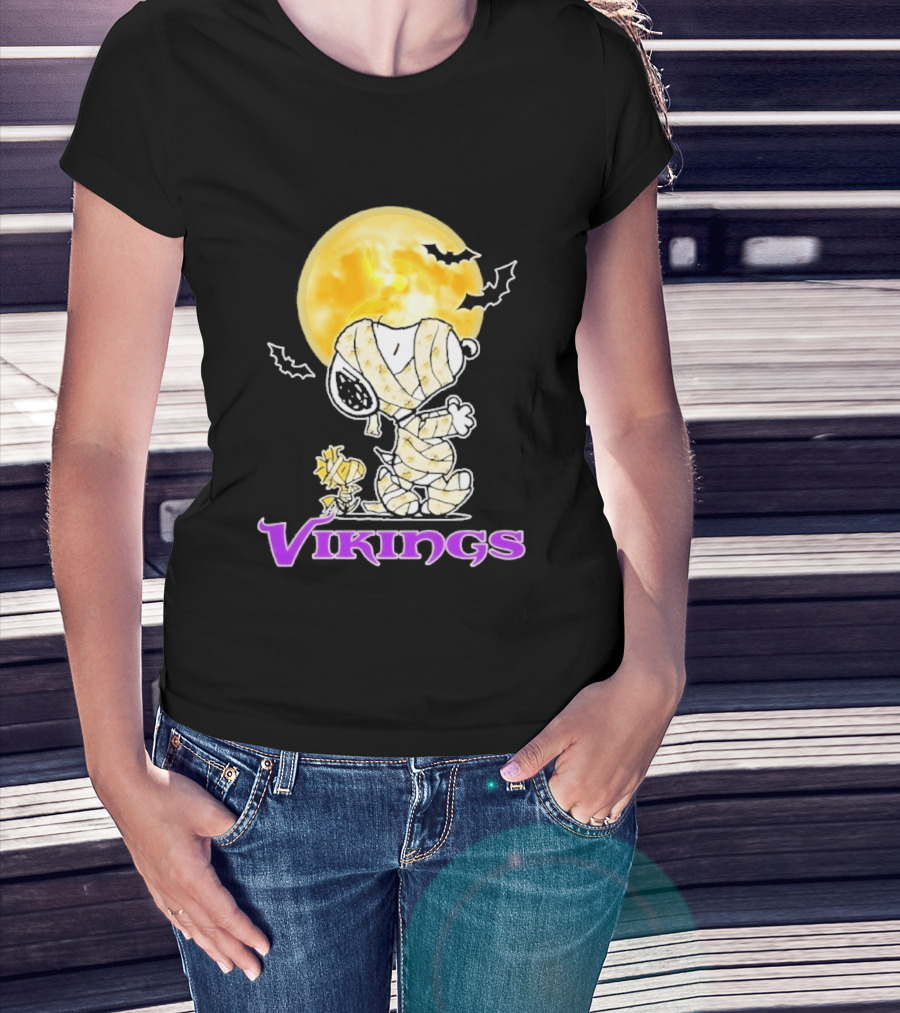 Snoopy Woodstock Vikings Halloween Mummy Moon T-Shirt
