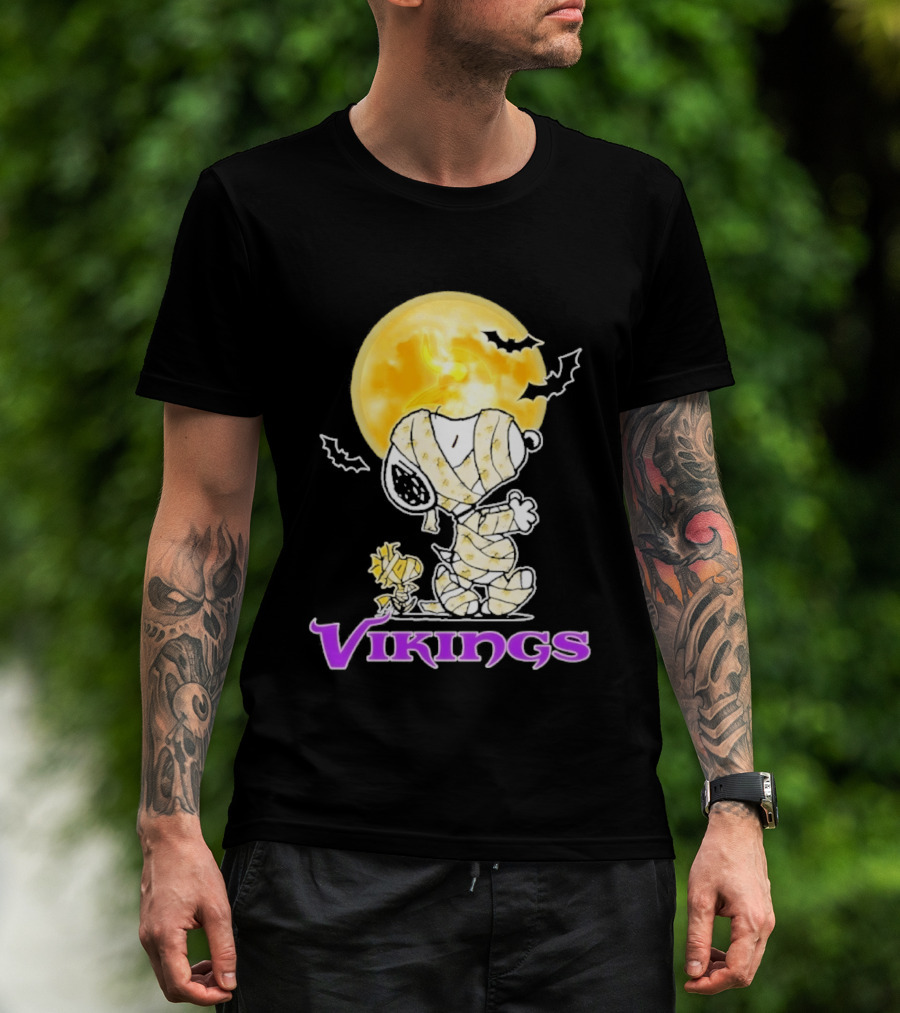 Snoopy Woodstock Vikings Halloween Mummy Moon T-Shirt