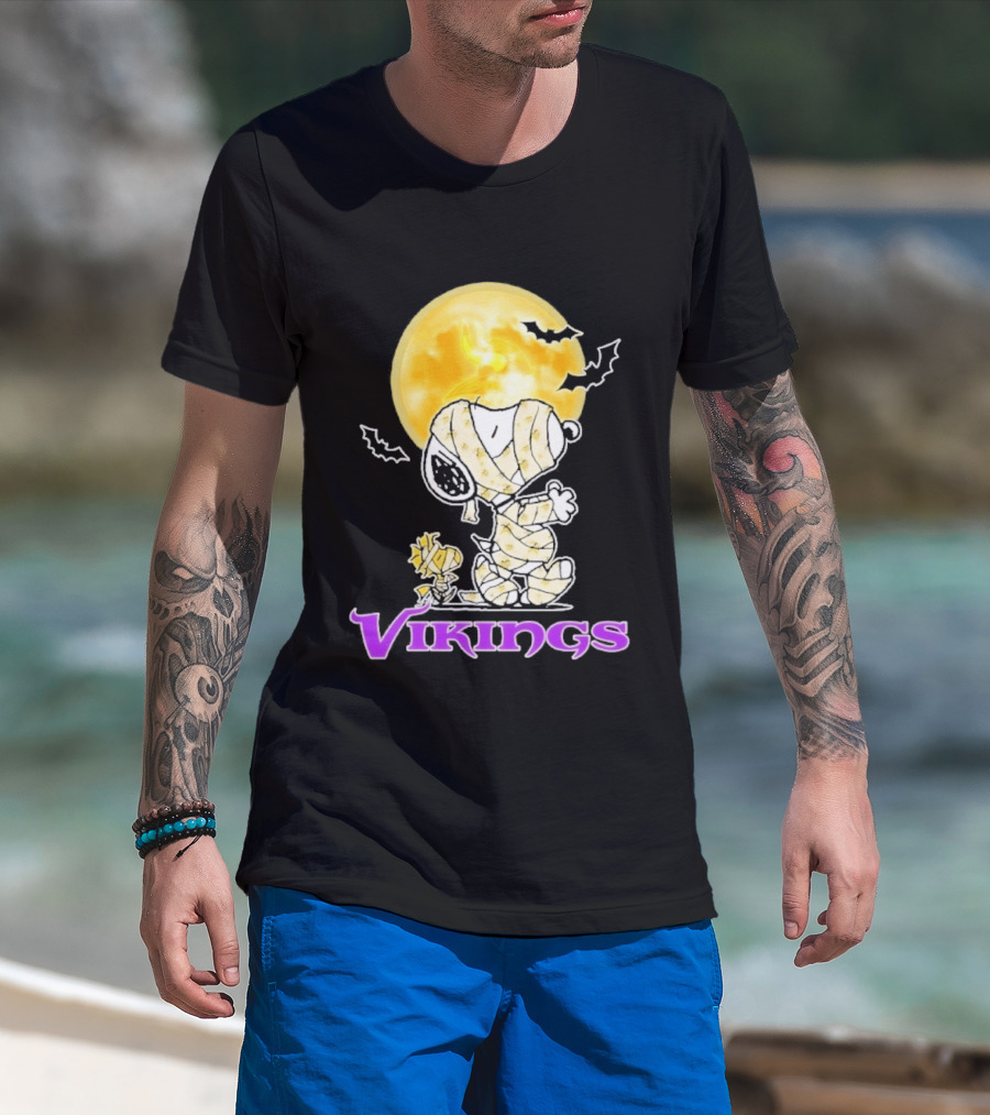 Snoopy Woodstock Vikings Halloween Mummy Moon T-Shirt