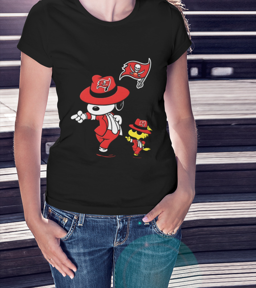 Snoopy Woodstock Tampa Bay Buccaneers Pirate Flag Dance T-Shirt