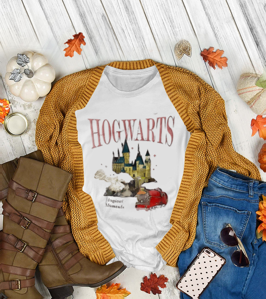 Hogwarts Castle Red Express Steam Train Magical Moments Hedwig Snowy Owl Watercolor T-Shirt