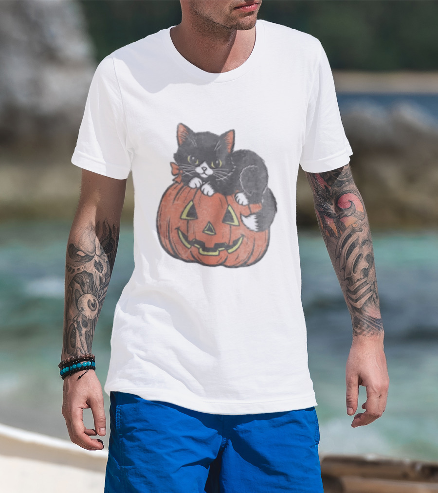 The Pumpkin Cat Halloween Black Cat On Jack O' Lantern T-Shirt