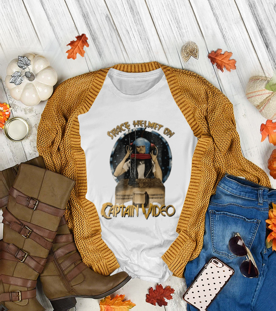 Space Helmet On Captain Video Retro Sci Fi Adventure T-Shirt