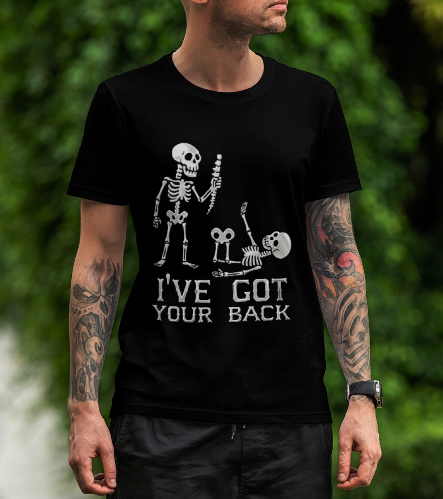 I've Got Your Back Skeleton Humor Holding Spine Over Fallen Body T-Shirt