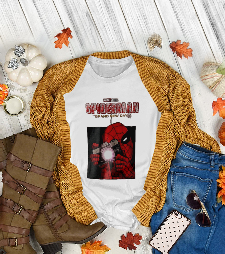 Marvel Studios Spiderman The Brand New Day Masked Hero Camera Flash T-Shirt