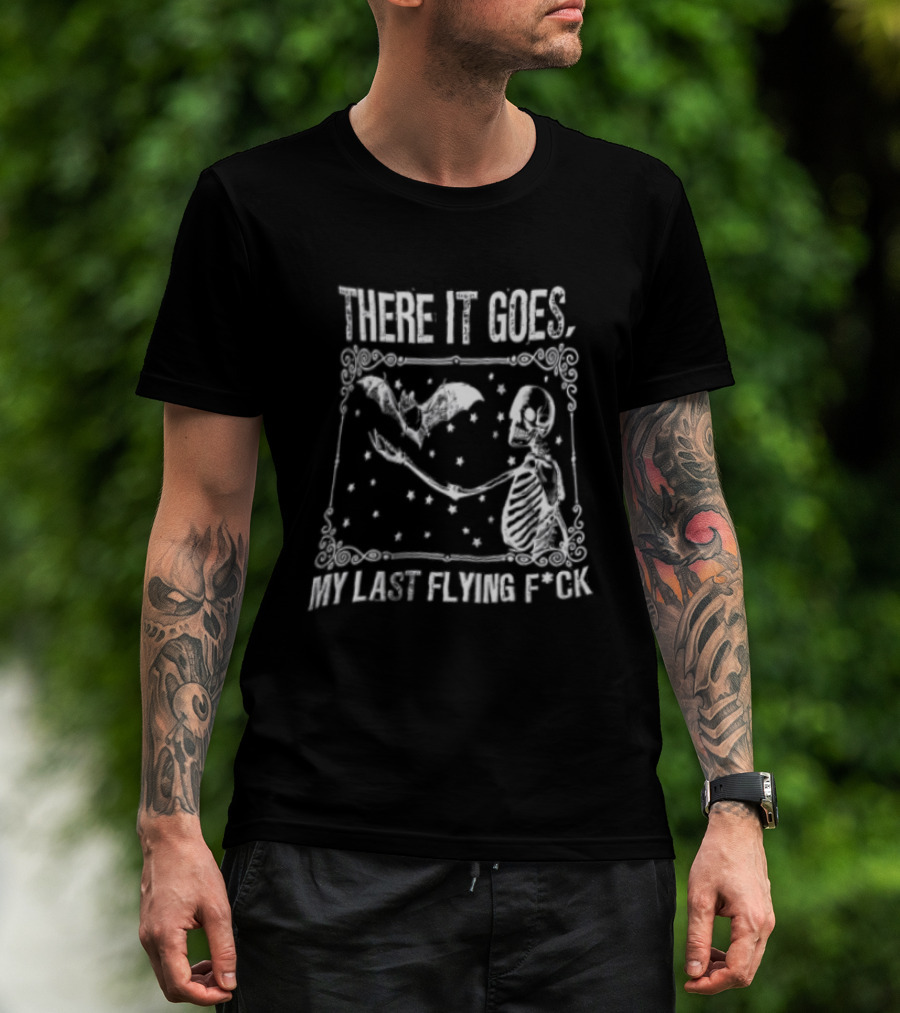 There It Goes My Last Flying F'ck Skeleton Bat Retro Vintage Halloween T-Shirt