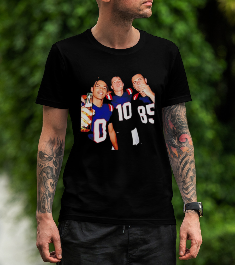 New England Patriots Christian Gonzalez Drake Maye Hunter Henry Cheering With Beer T-Shirt