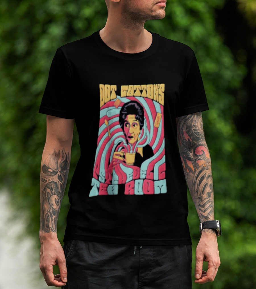 Dot Cotton's Psychedelic Tea Room Eastenders Retro Swirl T-Shirt