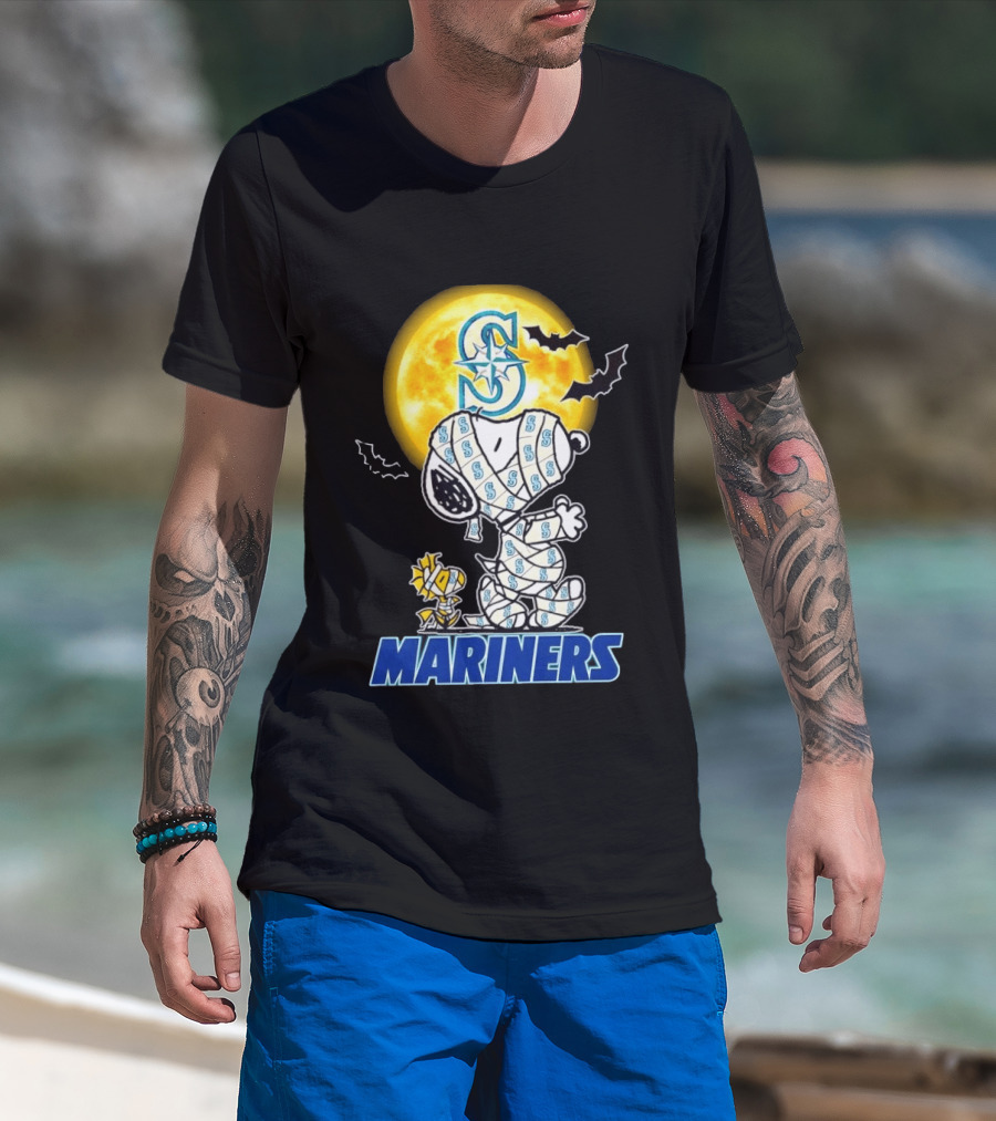 Seattle Mariners Snoopy Woodstock Halloween Mummy Cosplay Full Moon Bats T-Shirt