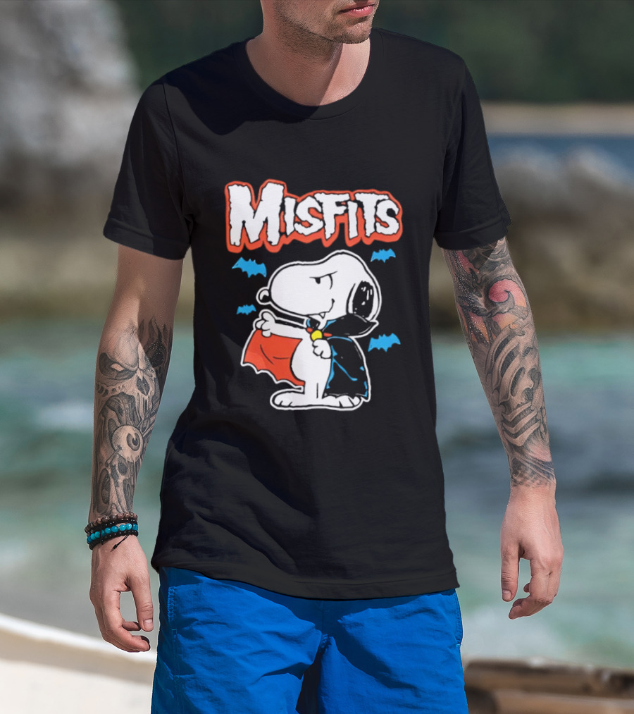 Misfits Snoopy Vampire Halloween Blue Bats Cloak T-Shirt