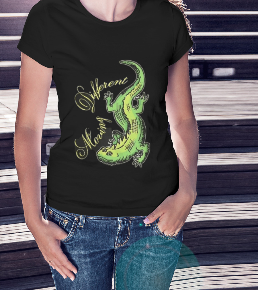 Different Moving Green Lizard Iguana Line Sketch T-Shirt