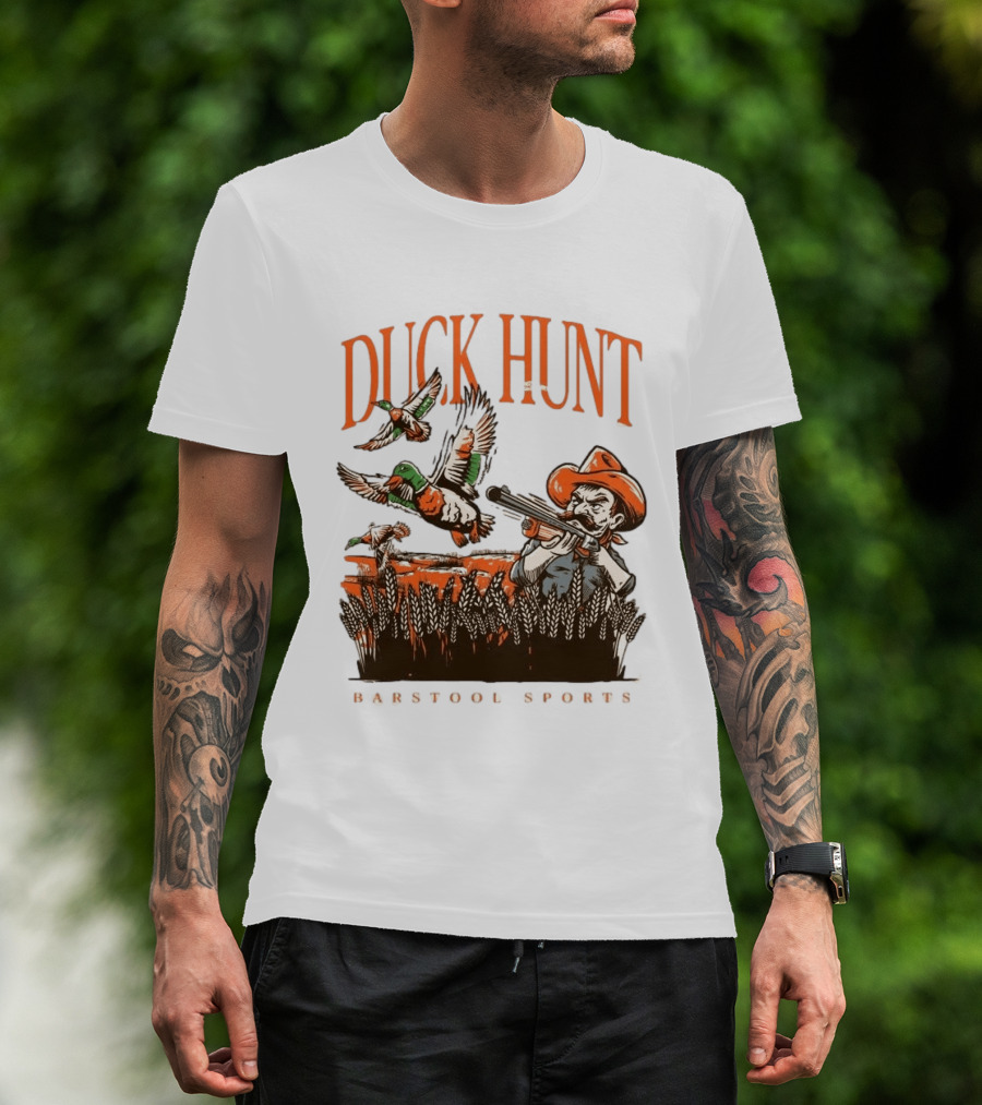 Duck Hunt Barstool Sports Vintage Hunting Scene T-Shirt
