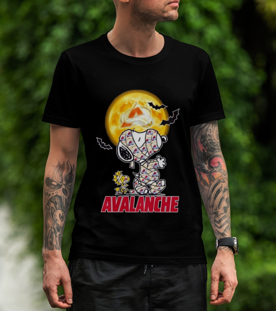 Colorado Avalanche Snoopy Woodstock Halloween Mummy Full Moon Bats T-Shirt