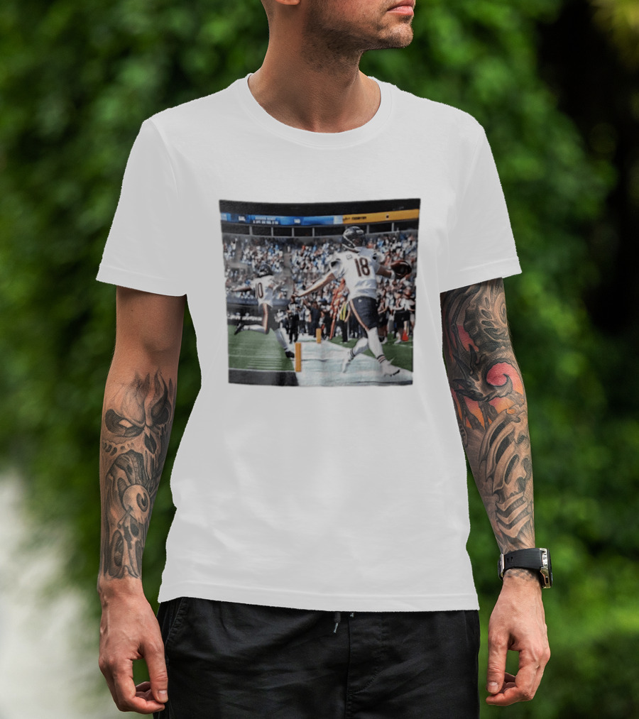Chicago Bears Caleb Williams Rome Odunze Players Photo NFL Football Action T-Shirt
