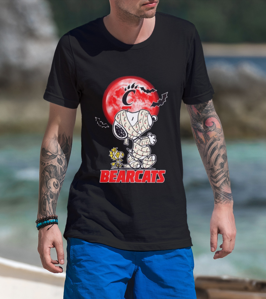 Cincinnati Bearcats Snoopy Woodstock Mummy Halloween Moon T-Shirt