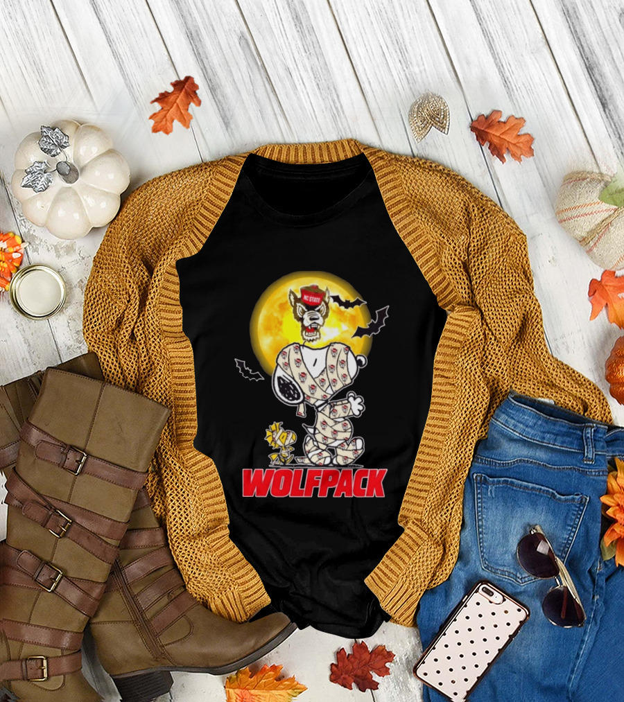 NC State Wolfpack Snoopy Woodstock Halloween Mummy Cosplay Moon T-Shirt