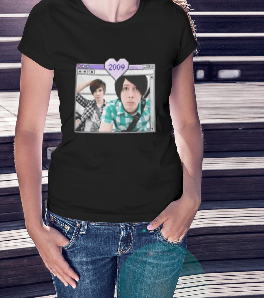 2009 Pixel Heart Icon Dan Howell Phil Lester In Computer Window T-Shirt
