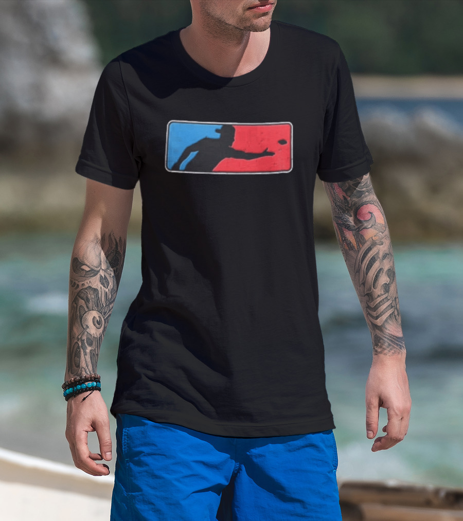 Distressed Red Blue Disc Golf Throwing Silhouette Sports Ultimate T-Shirt