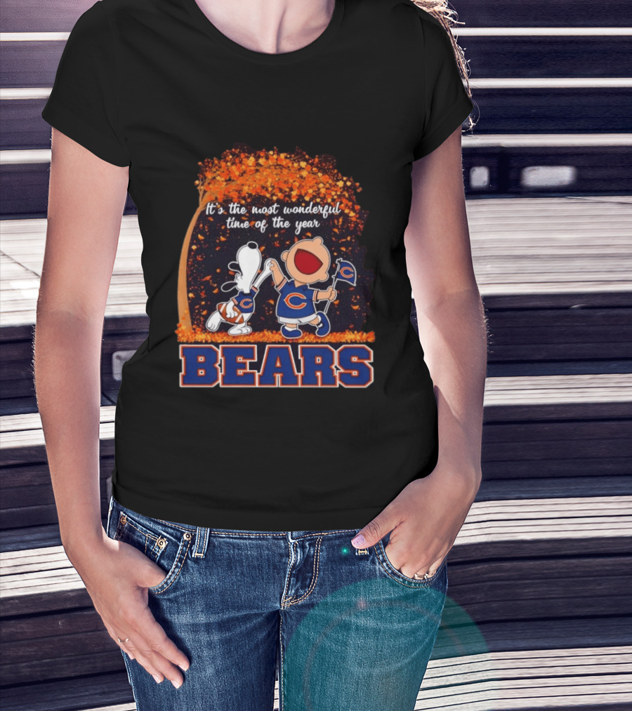 Snoopy Charlie Brown Dancing Chicago Bears Most Wonderful Time Of The Year T-Shirt