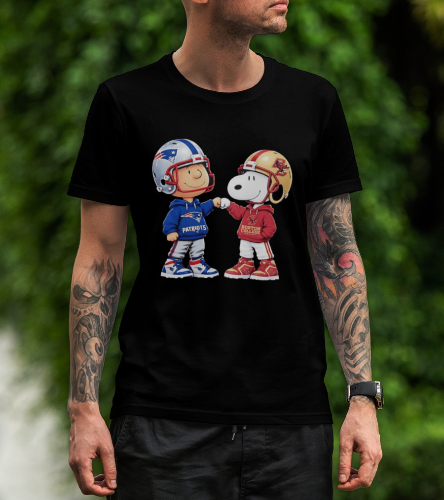 Snoopy Charlie Brown Patriots Boston College Eagles Fist Bump T-Shirt