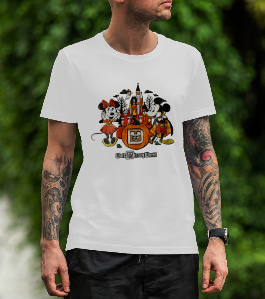 Walt Disney World Halloween Minnie Mouse Mickey Castle Pumpkin T-Shirt