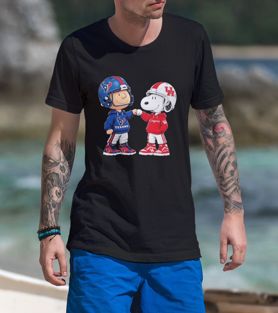 Peanuts Snoopy And Charlie Brown Houston Texans Vs Houston Cougars Fan Gear T-Shirt