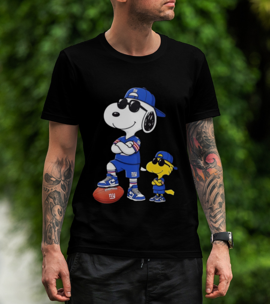 Snoopy And Woodstock In New York Giants Team T-Shirt