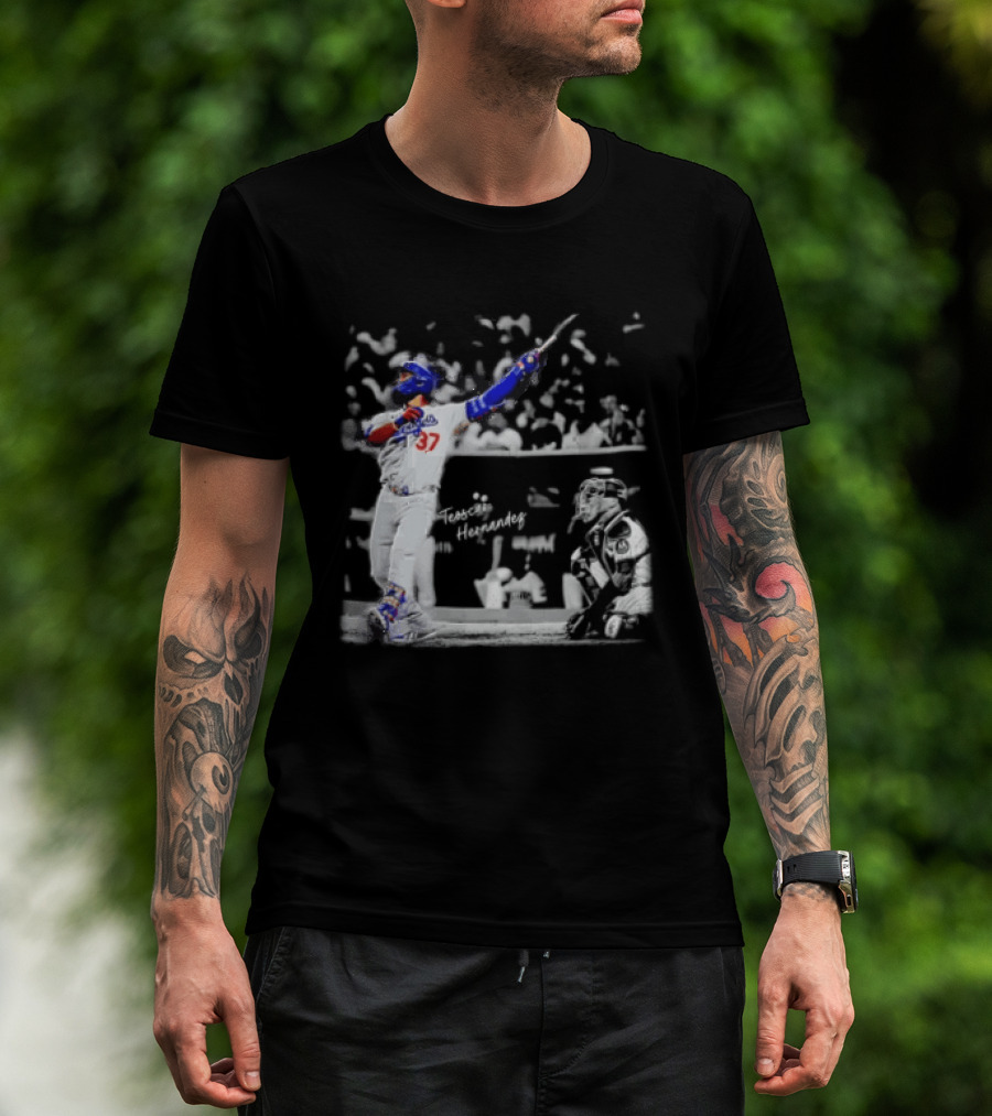 Los Angeles Dodgers Teoscar Hernandez Baseball Player Number 37 Swinging Pose T-Shirt