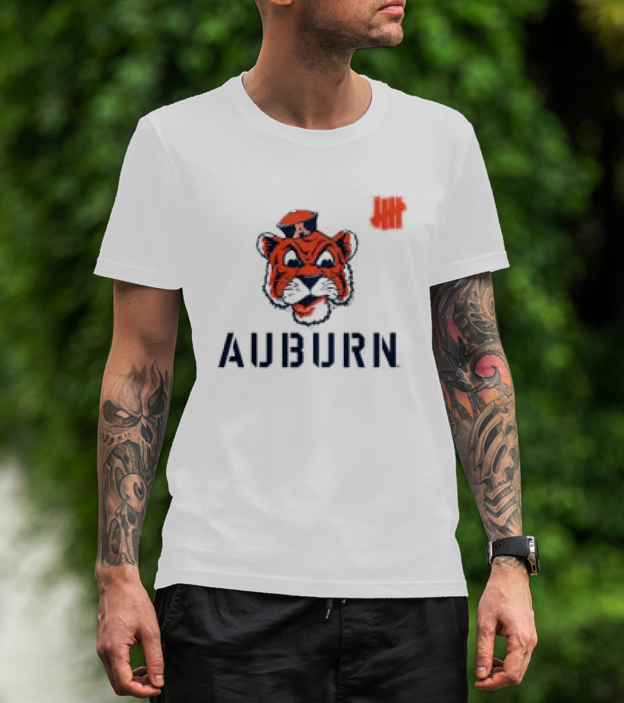 Undefeated Auburn Tiger Emblem With Retro Cap T-Shirt