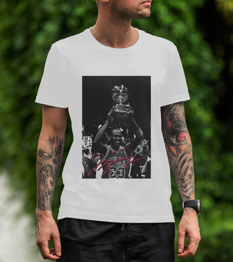Chicago Bulls Michael Jordan Trophy Victory Celebration Image 23 Signature T-Shirt