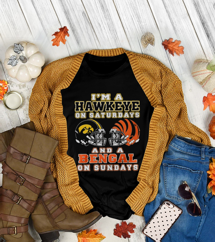 I'm A Hawkeye On Saturdays And A Bengal On Sundays Football Helmets T-Shirt