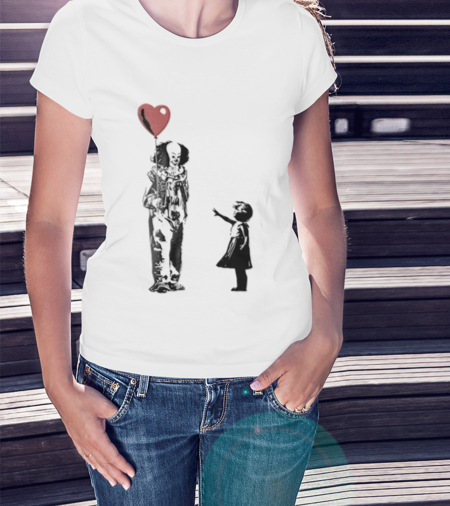 Pennywise Clown And Child With Red Heart Balloon T-Shirt