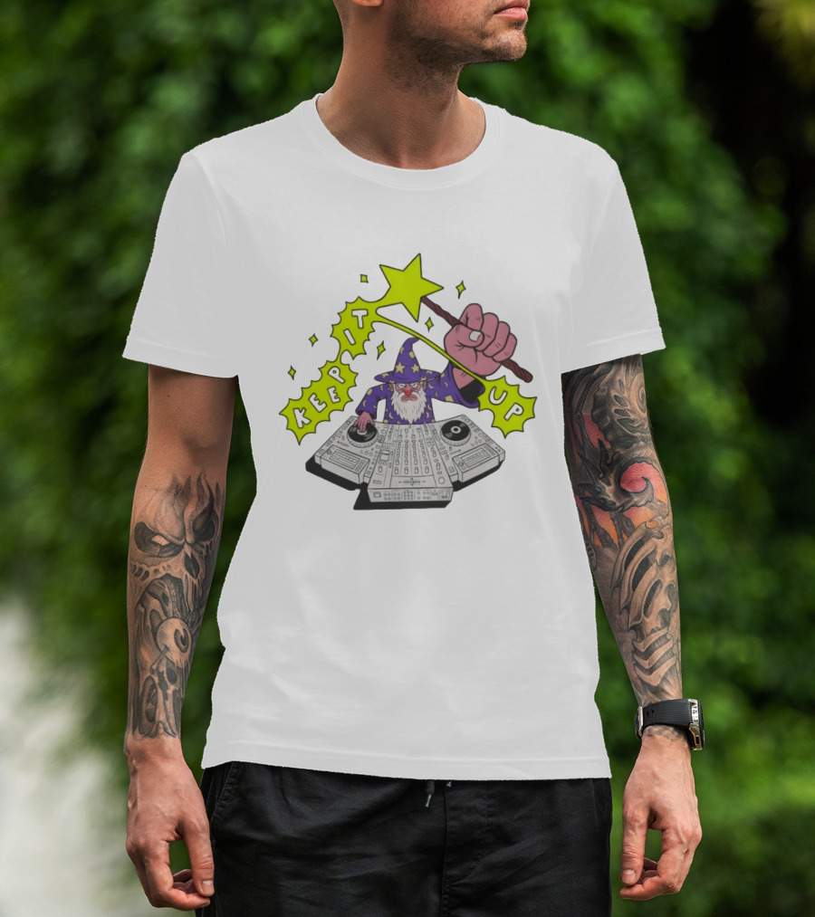 Wizard DJ Keep It Up Music Producer DJing Magic Spell Turntable Controller T-Shirt
