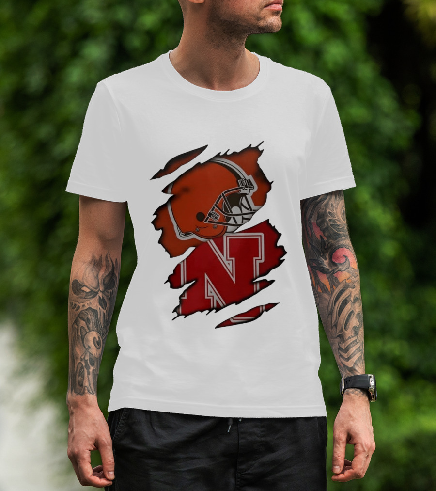 Cleveland Browns Football Helmet Nebraska Cornhuskers N Distressed T-Shirt
