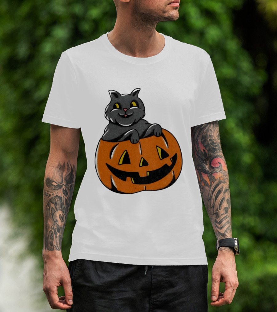 Black Cat In Jack O' Lantern Halloween Pumpkin T-Shirt