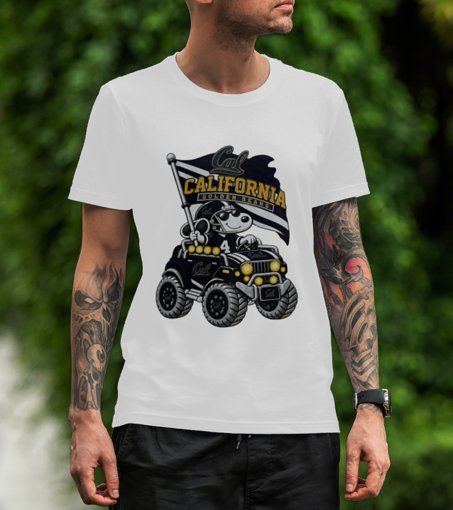 Cal Football Snoopy Driving Offroad Vehicle Golden Bears Flag T-Shirt