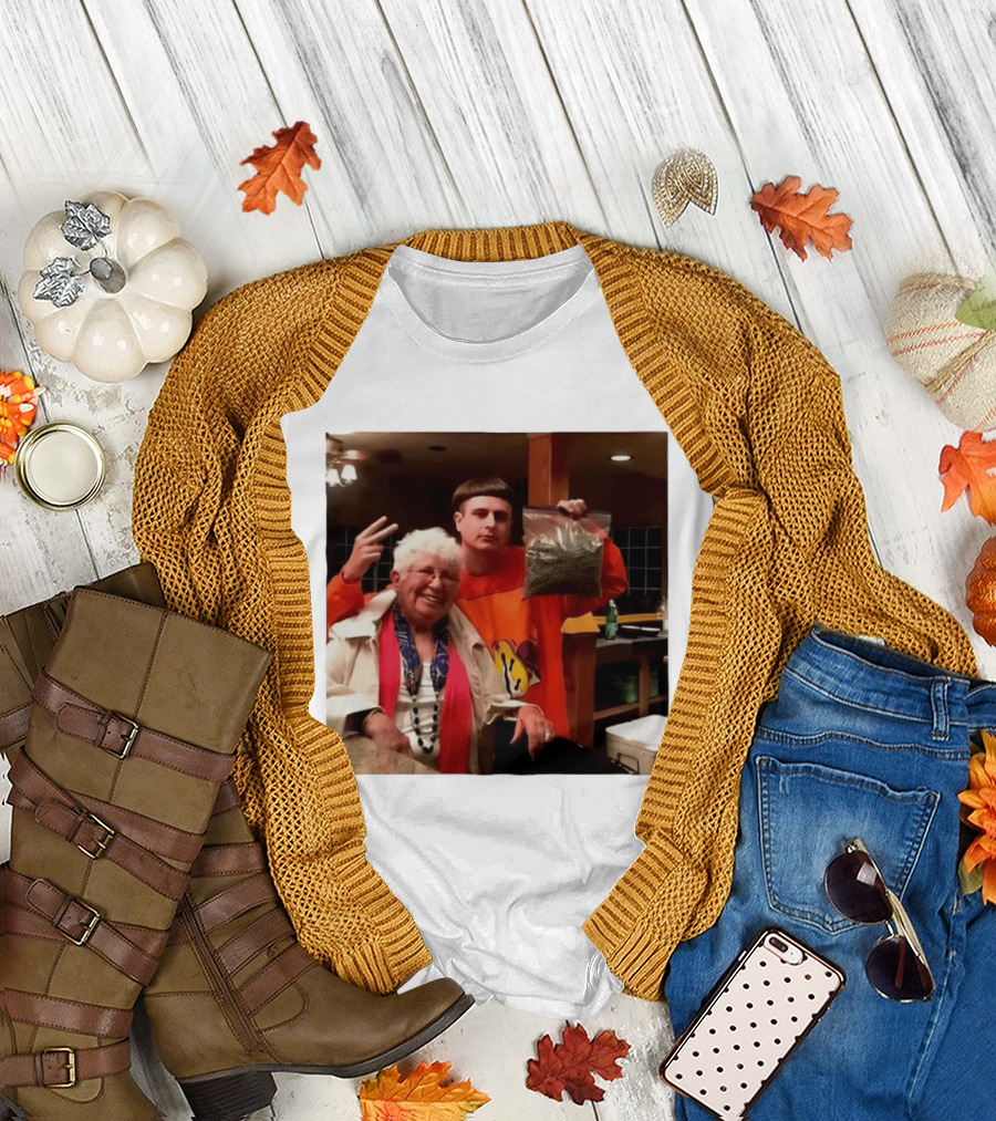 Oliver Tree Peace Sign Grandma Holding Bag T-Shirt