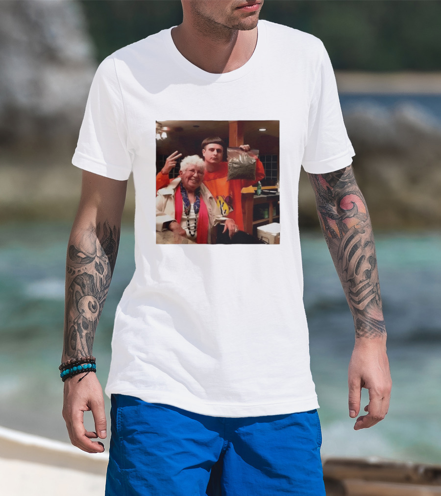 Oliver Tree Peace Sign Grandma Holding Bag T-Shirt