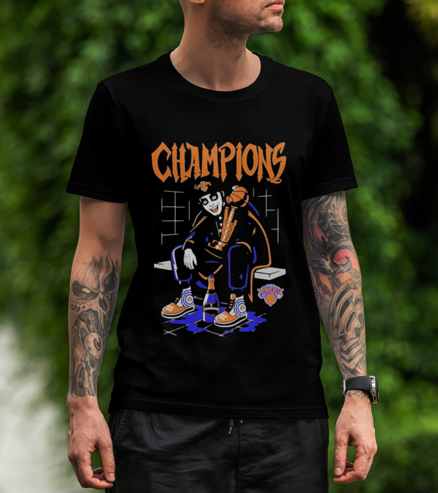 New York Knicks Evil Clown Winning Trophy And Champagne T-Shirt