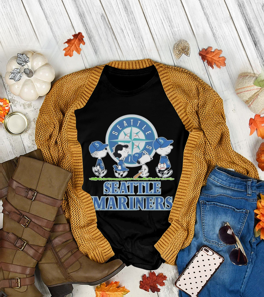 Peanuts Gang Snoopy Baseball Seattle Mariners Yankees Fans T-Shirt