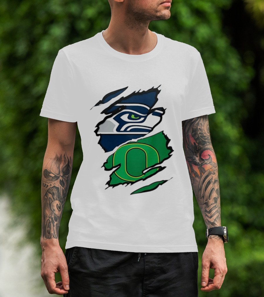 Seattle Seahawks Oregon Ducks Ripped Skin Effect NFL College Team Spirit T-Shirt