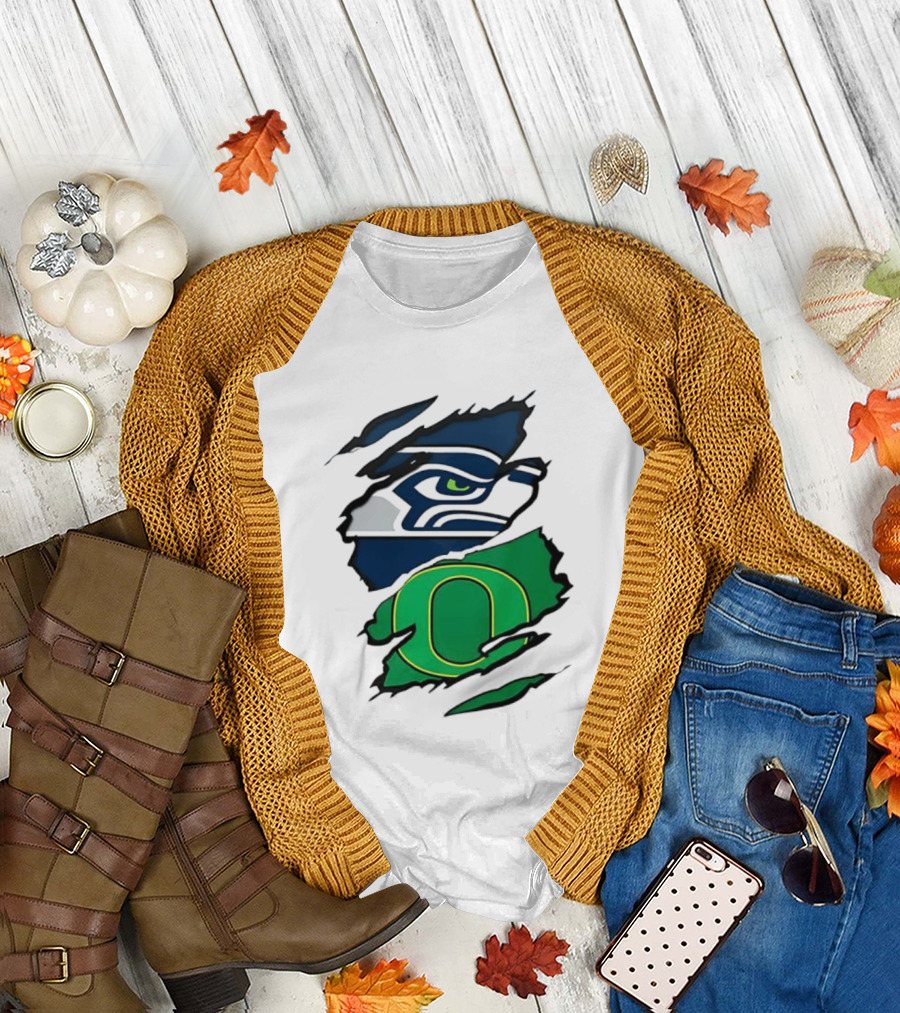 Seattle Seahawks Oregon Ducks Ripped Skin Effect NFL College Team Spirit T-Shirt